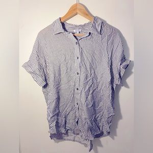 Splendid collared button down blue/grey shirt size medium